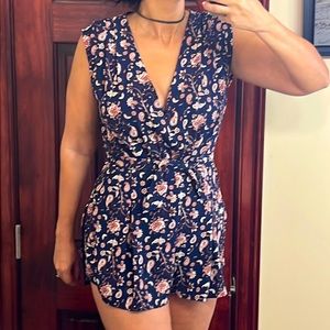 Showpo dark blue/red paisley design Romper - size 10